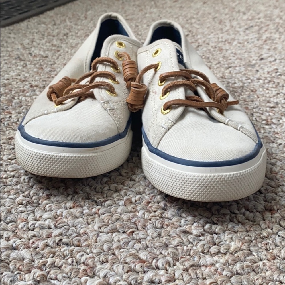sperry’s - Picture 6 of 6